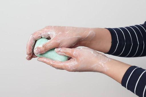 Best Soap for Eczema: Ingredients To Search For and To Avoid